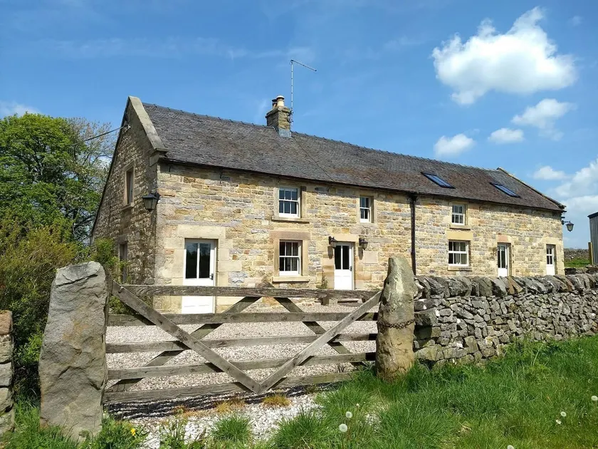 Luxury 18th Century Peak District Cottage For 16 - Image 1