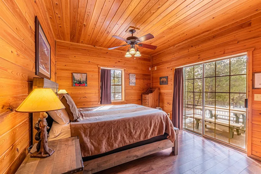 Black Bear Cabin-onsite \"bear hunt\" & playground, game room, kitchen AC & heat - Image 1