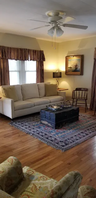 2 Bedroom Home in Junction City - Image 1