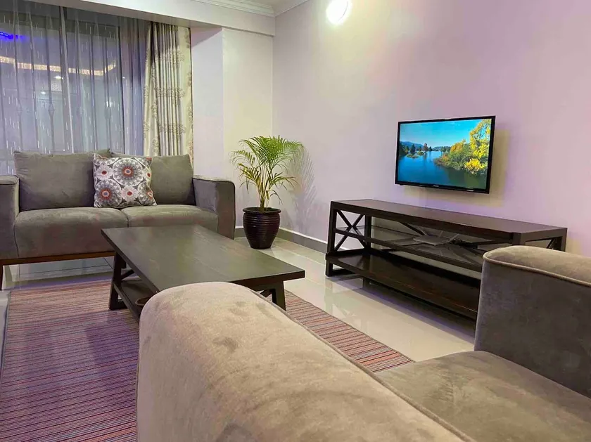 Midtown Executive Suite - Balcony, King Comfy Bed - Image 1