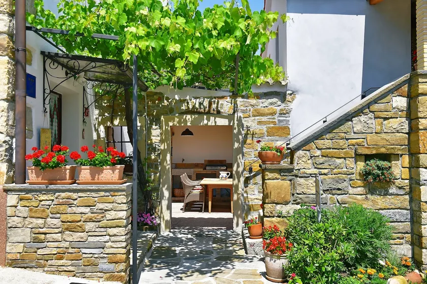 House Lori - green paradise - Image 1