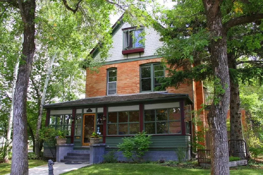 The Lindley House - Image 1