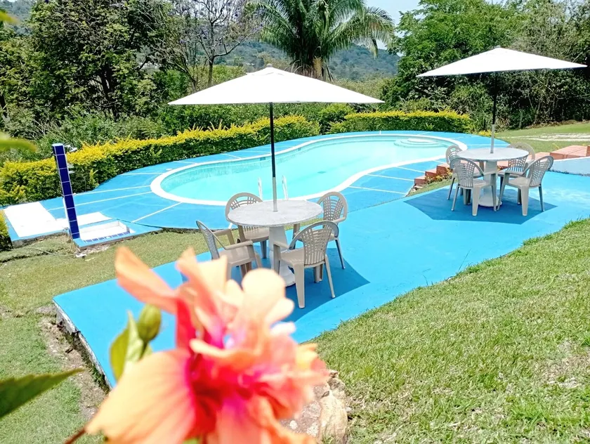 Spacious retreat 4/Bed 3/Bath with Pool - Image 1
