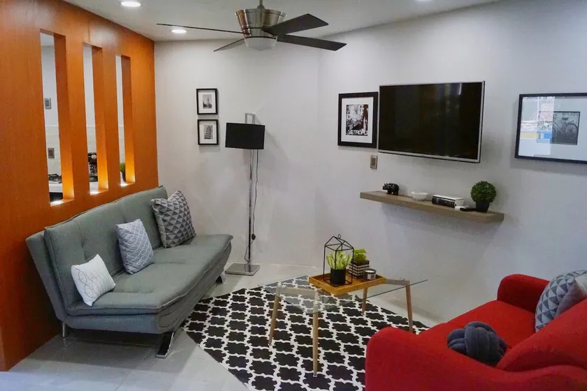 Ana's Suites (Kenny Suite) - Image 1