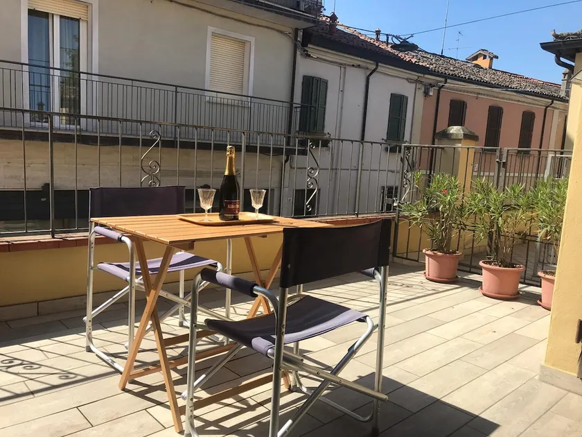 Via di Roma 4, hus i centrum med terrasse - Image 1