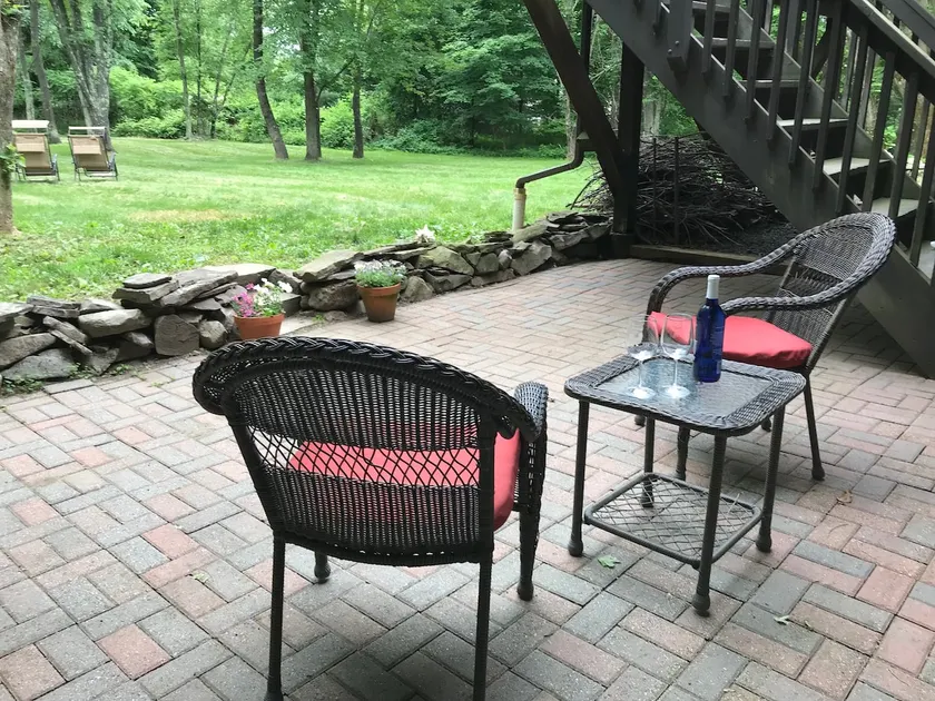 Cozy New Paltz apartment (no cleaning fee) - Image 1