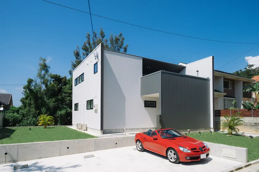 Entire designer villa [BBQ on terrace/10-minute walk to beach] - Image 1