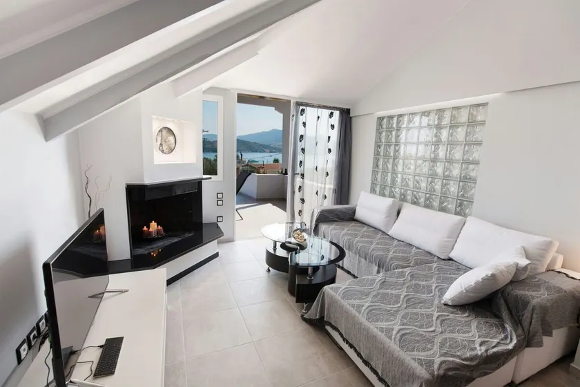 Luxurious 3 bedroom maisonette - Image 1