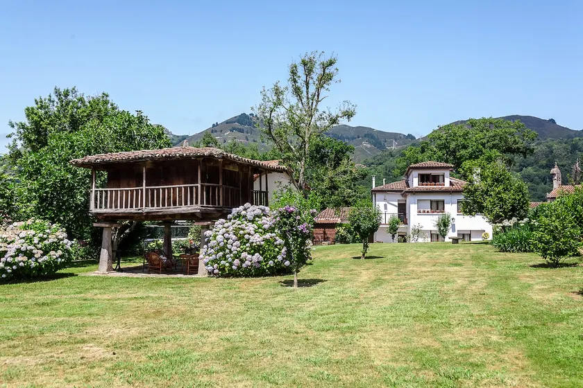 House with garden and barbecue in the heart of Cangas de Onis, pets allowed. - Image 1