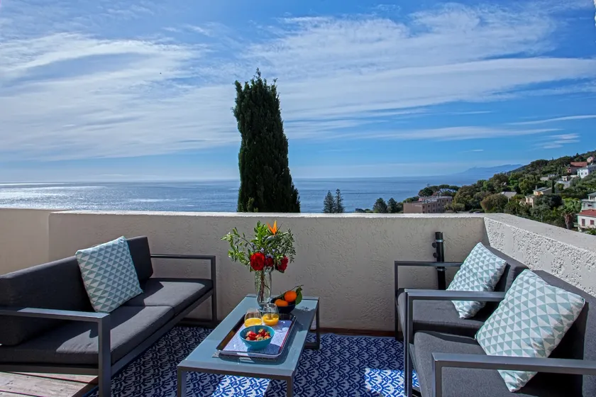 VITA NOVA 2 luxury apartment with sea view - Image 1