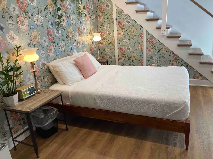 Heart of Historic Indy 1: Guest Suite Free Parking - Image 1