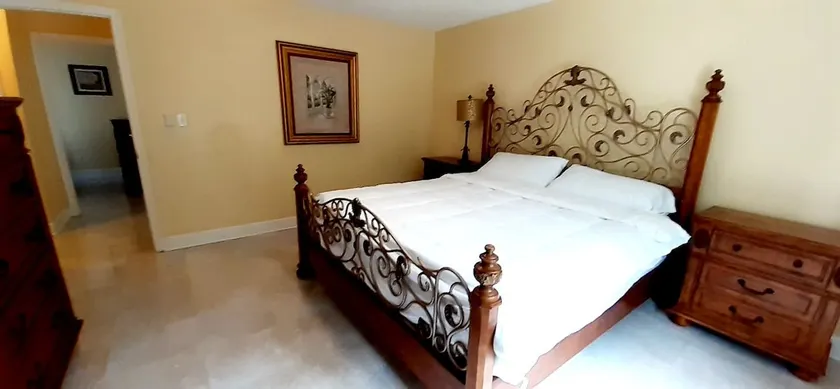 Cozy and centrally located home - Image 1