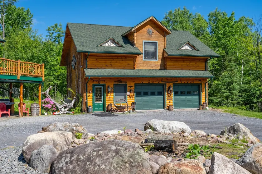 *** Adirondack Rustic Lodge à quelques minutes de Whiteface *** - Image 1