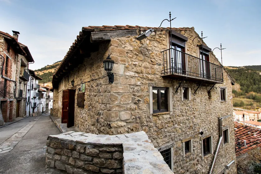 Palace House, Linares de Mora, Sierra de Gúdar - Image 1