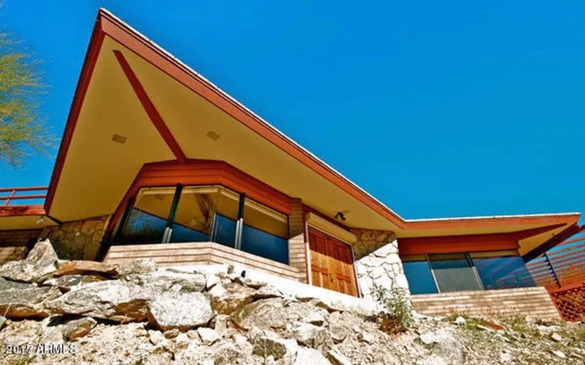 Views & Architecture-Mid Century on Mountain - Image 1