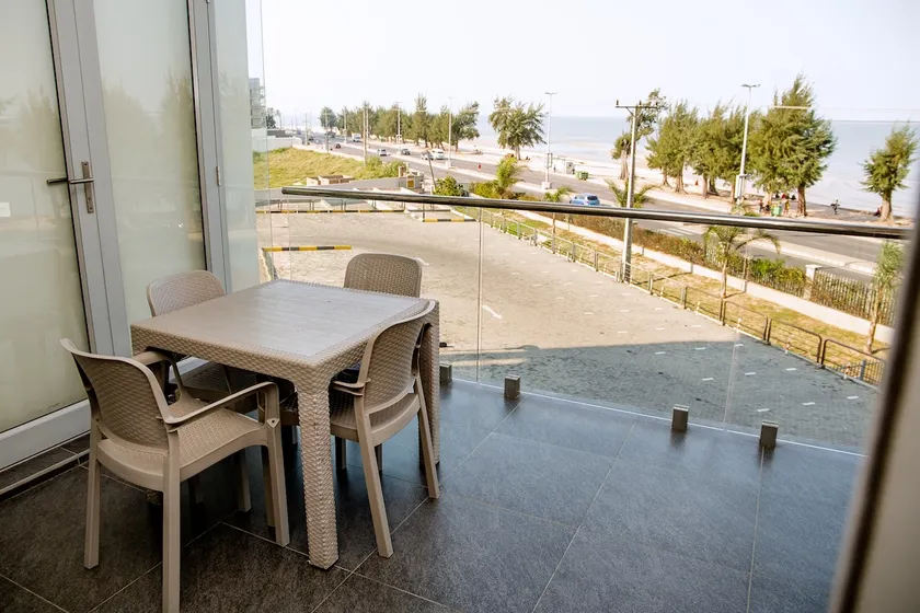 Seaside retreat for urban explorers above Mall - Image 1