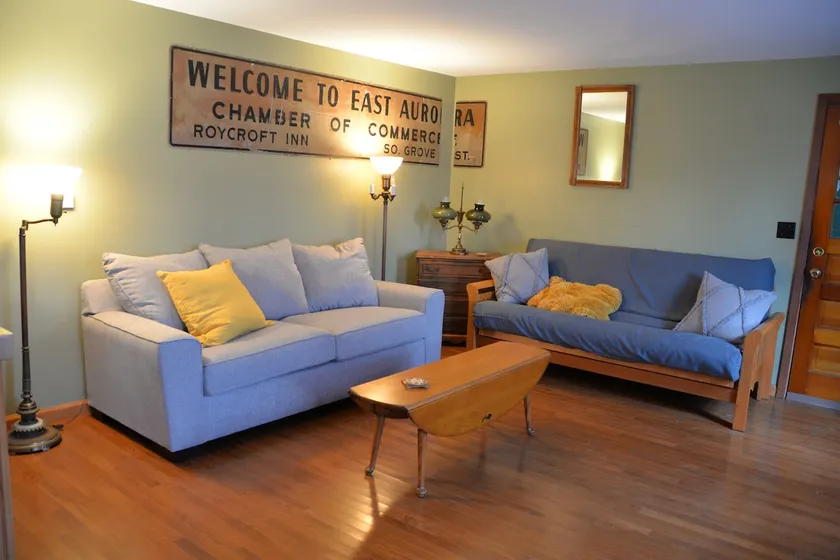 Cozy Apt Just Outside of East Aurora - Image 1