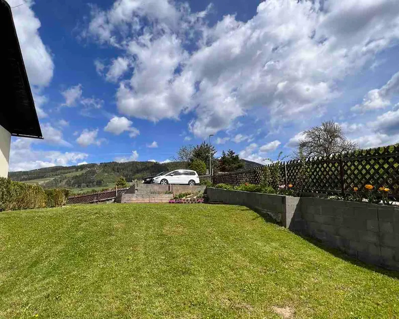 Beautiful house surrounded by beautiful nature - Image 1
