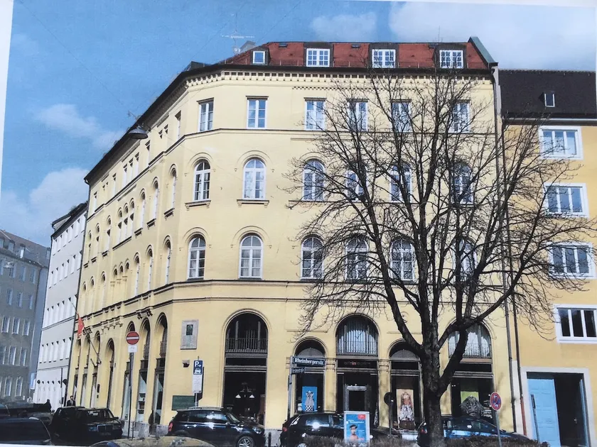 The Consulate/ Huge apt ideal for groups! - Image 1