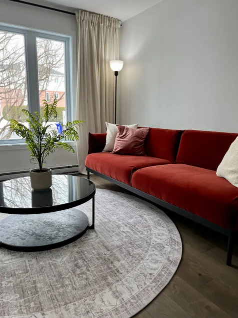 New 2023 luxury condo ! 15 min from Montréal. - Image 1