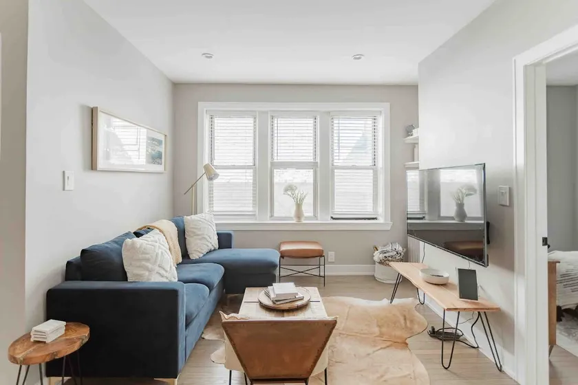 Warm and Cozy Guest Favorite in Lincoln Square - Image 1