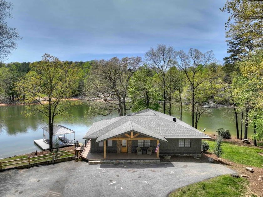 Picturesque Point on Beautiful Lake Nottely - Image 1