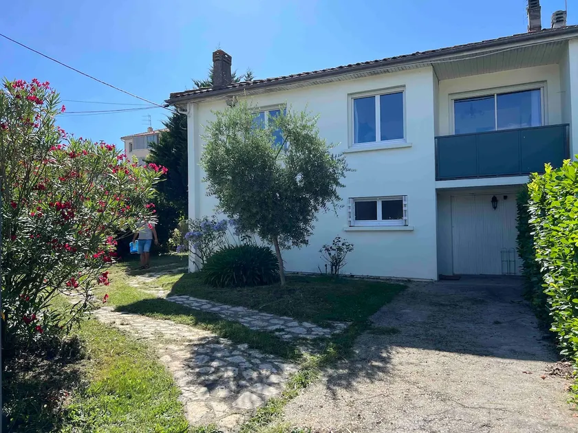 8-room house close to tram A - Image 1