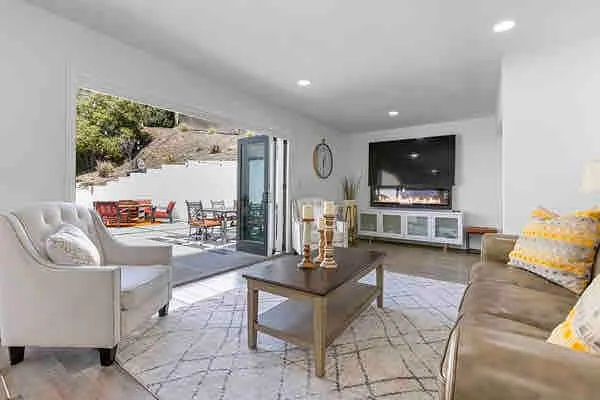 Sleeps 15 by Universal, Magic, Hollywood 12bd/3bth - Image 1