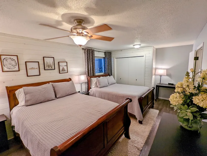 Pinewood Escape near Breezy Point Resort - Image 1