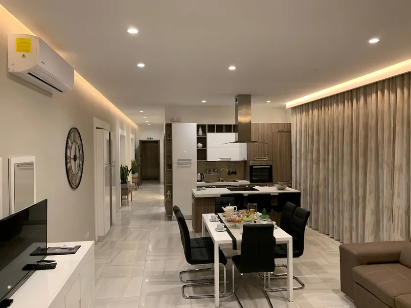 Artist Terrace Apartments - Image 1