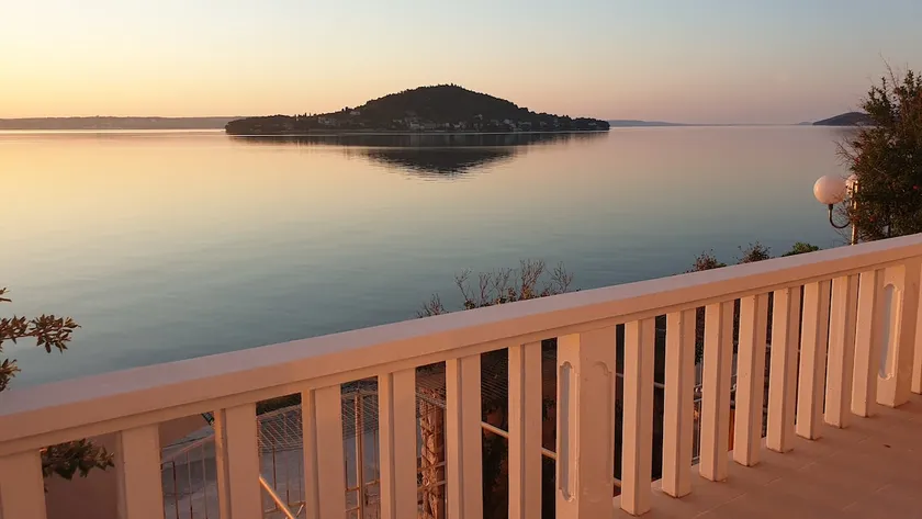 Home with a unique view - Image 1