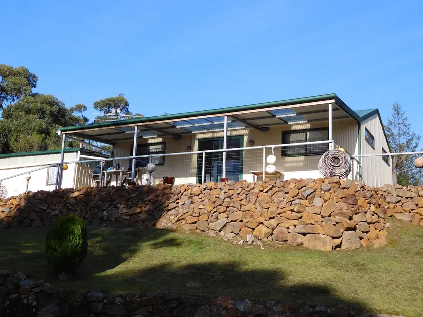 Stewarts Bay Lodge - Image 1
