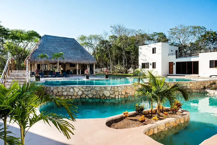 ¡SIN FIN! Finca privada de 3 villas con gran piscina oasis, servicio de conserje✭✭✭✭✭ - Image 1