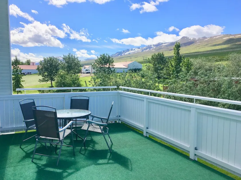 Nice Countryside Apartment With Big Balcony - Image 1