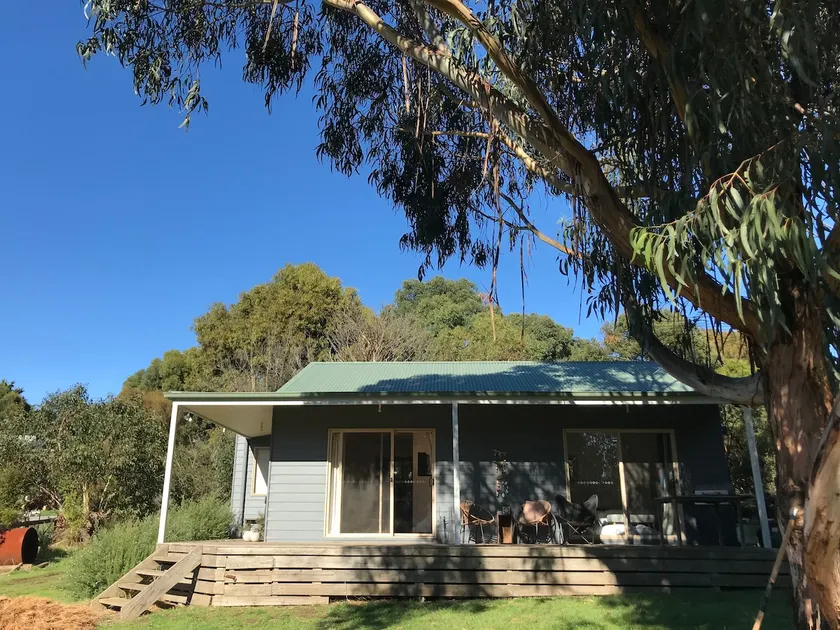 “Sannyside” Stunning Coastal Retreat - Image 1