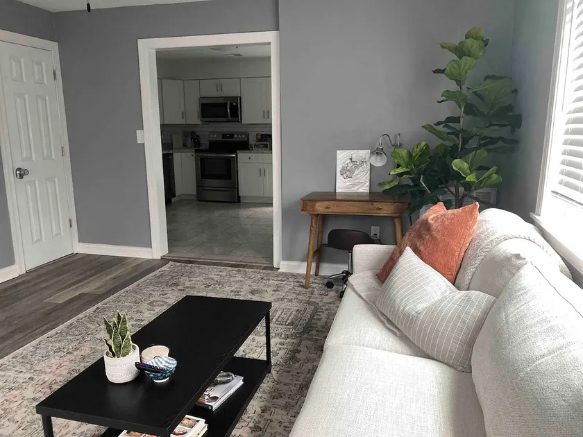 Lovely 2 bedroom Town Home - Image 1