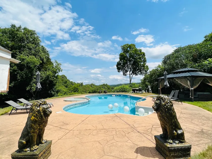 Breathtaking home with unforgettable views & pool! - Image 1
