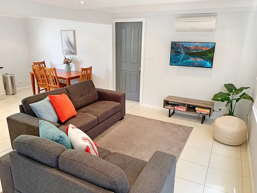 Central Armidale 2-Bedroom Apartment - Image 1