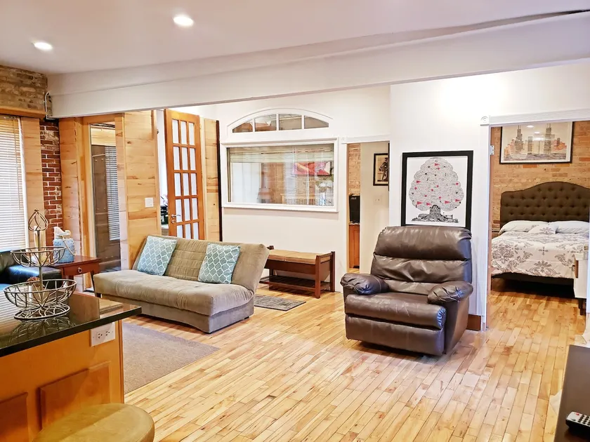 ★★★Charming 2BR near downtown, +FREE parking★★★ - Image 1