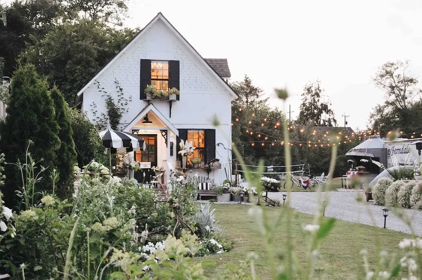 Cozy, chic and fun Ferndale barndominium - Image 1