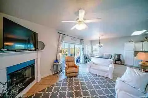 July dates open! Beautiful lake front condo! - Image 1