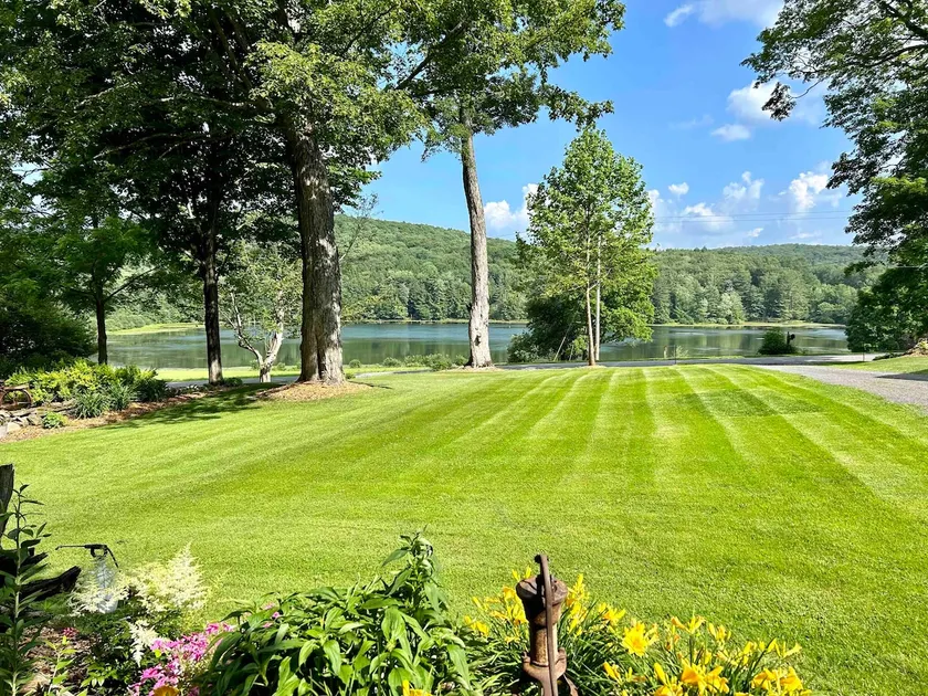 The 1815 Lakeview Retreat - Image 1