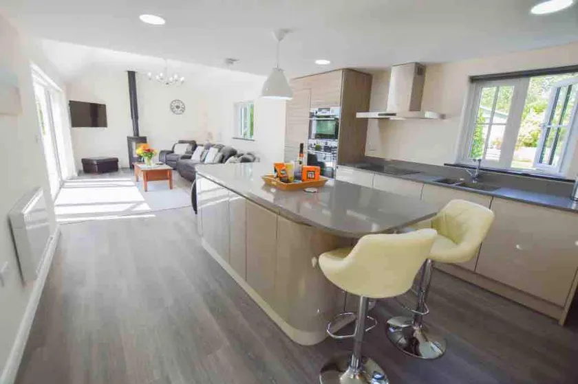 Luxurious barn 3 bed en-suites mid STAgnes & Truro - Image 1