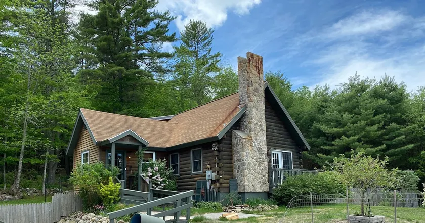 Inviting cabin getaway - Image 1
