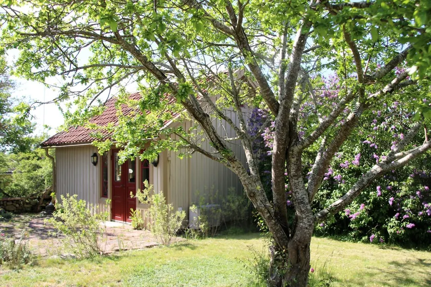 LILLA DRÖMMEN Delightful guest house free parking - Image 1