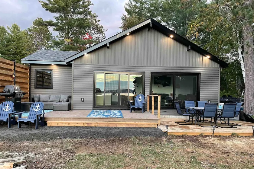 The beach house at Chippawa Shores - Image 1