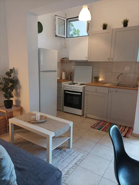 Comfy Cozy Iksia - Image 1