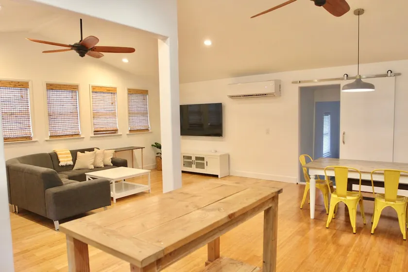 4 Bedroom Sunset Beach House *AC/Steps2Beach - Image 1