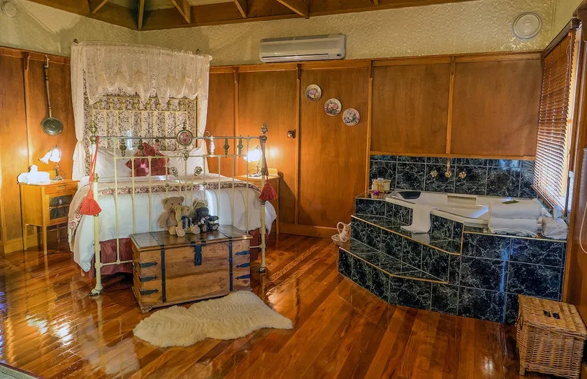 Ironbark - private garden, gas fireplace, SPA - Image 1