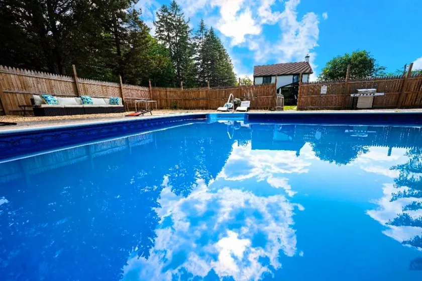 Pocono heated pool, hot tub, sauna, games, playgr. - Image 1